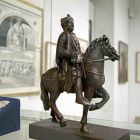 1104_karl-statuette.jpg