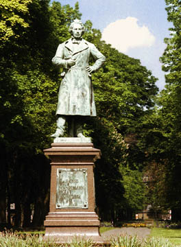 0950_hansemann-statue.jpg